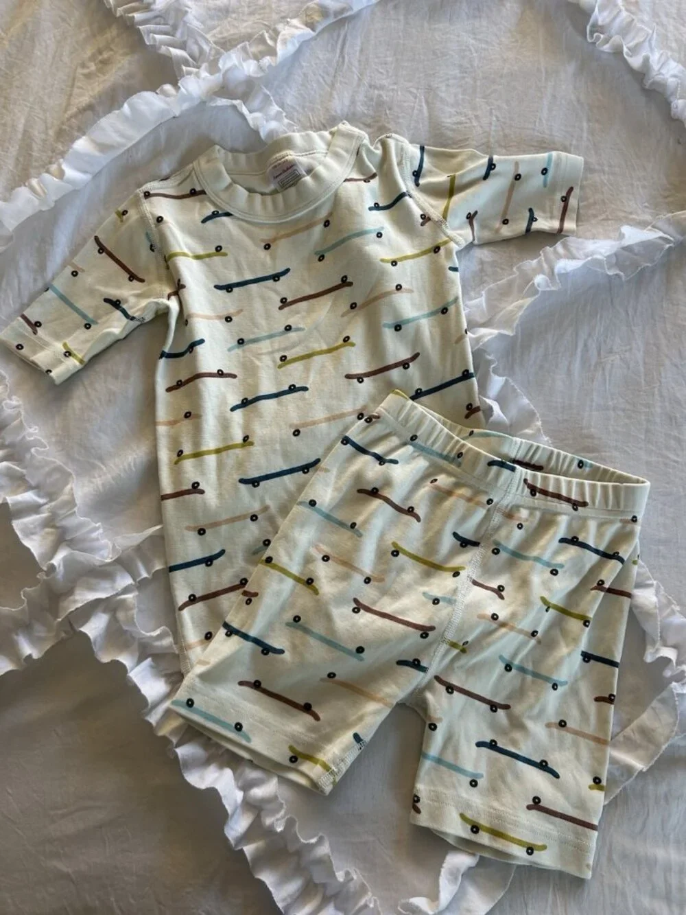 Hanna Andersson Organic Cotton Pajama Set Short Sleeve and Short Pants Size 8